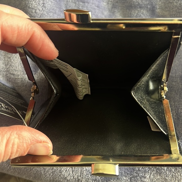 Shag Wear Canada coin purse - Picture 4 of 6